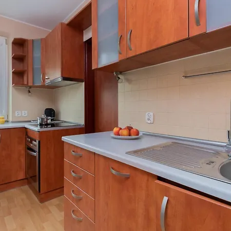 Zabianka Sztormowa With 1 Bedroom By Renters Apartment